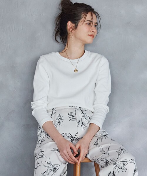 23区（ニジュウサンク）の「【SLOW/洗える】ミドルフライスジャージー ロングTシャツ（Tシャツ/カットソー・レディース・ホワイト系/ブラック系/ブラック系1/ダークブラウン系1・40/38）」の2枚目の写真