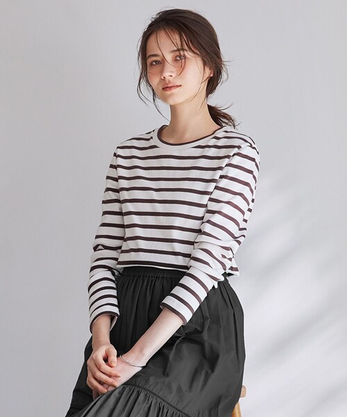 23区（ニジュウサンク）の「【SLOW/洗える】ミドルフライスジャージー ロングTシャツ（Tシャツ/カットソー・レディース・ホワイト系/ブラック系/ブラック系1/ダークブラウン系1・40/38）」の4枚目の写真