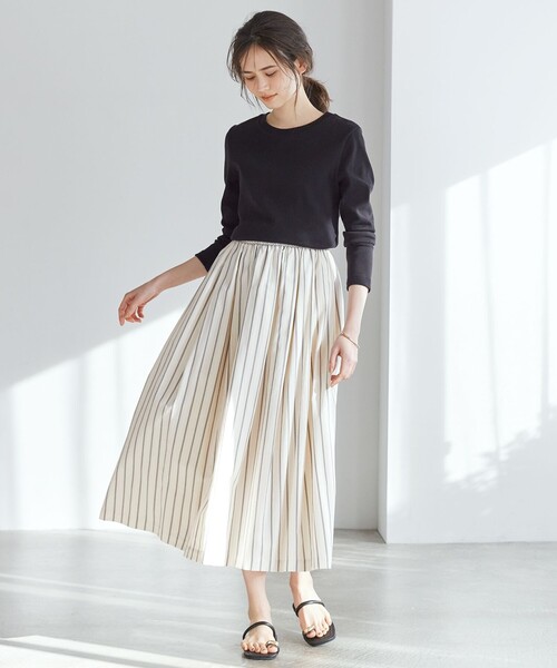 23区（ニジュウサンク）の「【SLOW/洗える】ミドルフライスジャージー ロングTシャツ（Tシャツ/カットソー・レディース・ホワイト系/ブラック系/ブラック系1/ダークブラウン系1・40/38）」の8枚目の写真