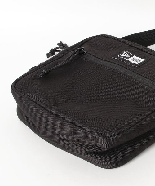 NEW ERA（ニューエラ）の「NEW ERA/ニューエラ ショルダーバック スクエア ショルダーポーチ ボックスロゴ 1.5L 13552459（ショルダーバッグ・メンズ・ブラック/ウィート・FREE）」の4枚目の写真