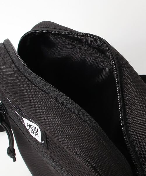NEW ERA（ニューエラ）の「NEW ERA/ニューエラ ショルダーバック スクエア ショルダーポーチ ボックスロゴ 1.5L 13552459（ショルダーバッグ・メンズ・ブラック/ウィート・FREE）」の5枚目の写真