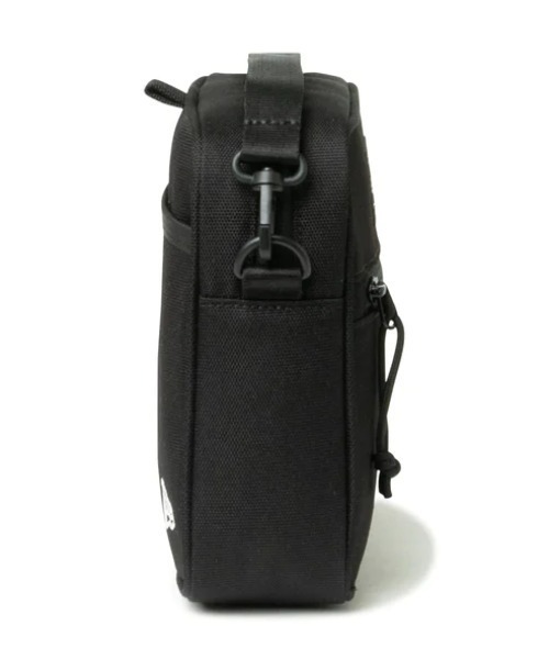 NEW ERA（ニューエラ）の「NEW ERA/ニューエラ ショルダーバック スクエア ショルダーポーチ ボックスロゴ 1.5L 13552459（ショルダーバッグ・メンズ・ブラック/ウィート・FREE）」の8枚目の写真