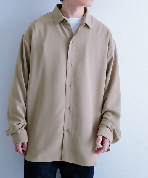 ITEMS URBANRESEARCH(アイテムズ アーバンリサーチ)の「サテンタッチ ロングスリーブシャツ(シャツ/ブラウス・メンズ・ブラック/ブラウン/ブルー・LARGE/MEDIUM)」の2枚目の写真
