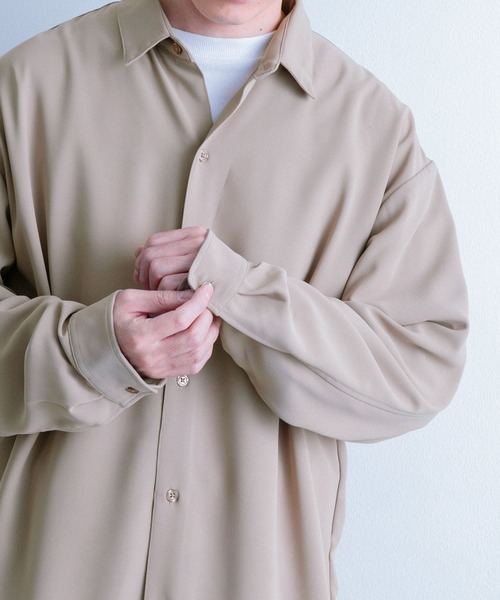ITEMS URBANRESEARCH(アイテムズ アーバンリサーチ)の「サテンタッチ ロングスリーブシャツ(シャツ/ブラウス・メンズ・ブラック/ブラウン/ブルー・LARGE/MEDIUM)」の4枚目の写真