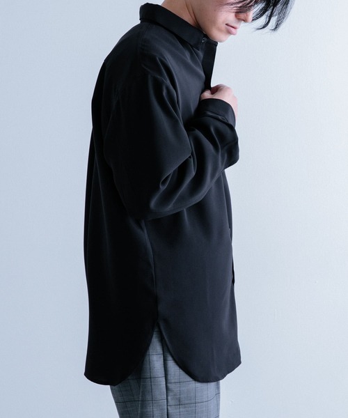 ITEMS URBANRESEARCH(アイテムズ アーバンリサーチ)の「サテンタッチ ロングスリーブシャツ(シャツ/ブラウス・メンズ・ブラック/ブラウン/ブルー・LARGE/MEDIUM)」の12枚目の写真