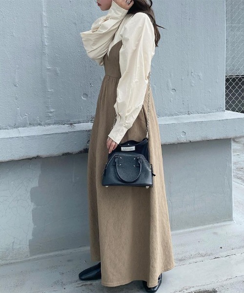 evernavy（エバーネイビー）の「ボリューム袖ブラウス（シャツ/ブラウス・レディース・ネイビー/ブラック/グレイッシュベージュ/ホワイト/ブラウン系その他/サックスブルー/キナリ・M/S）」の19枚目の写真