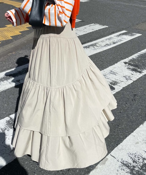 archives(アルシーヴ)の「【Limited item】ASYMMETRY TIERED SKIRT(スカート・レディース・オフホワイト/ブラック/グレイッシュベージュ/ブルー/オレンジ・MEDIUM)」の4枚目の写真