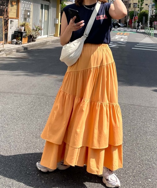 archives(アルシーヴ)の「【Limited item】ASYMMETRY TIERED SKIRT(スカート・レディース・オフホワイト/ブラック/グレイッシュベージュ/ブルー/オレンジ・MEDIUM)」の5枚目の写真