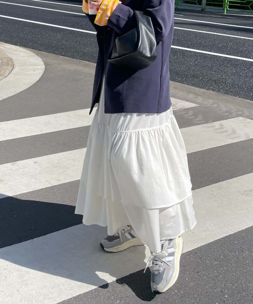 archives(アルシーヴ)の「【Limited item】ASYMMETRY TIERED SKIRT(スカート・レディース・オフホワイト/ブラック/グレイッシュベージュ/ブルー/オレンジ・MEDIUM)」の11枚目の写真