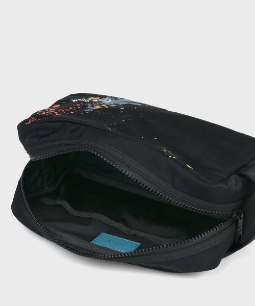Paul Smith(ポールスミス)の「スプラッタープリント ウォッシュバッグ / 873926 N520S(クラッチバッグ・メンズ・ブラック・FREE)」の6枚目の写真