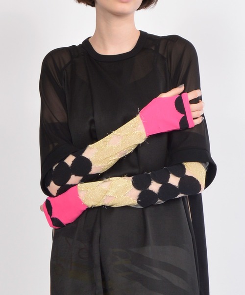 gomme（ゴム）の「シャギーアームカバー（アームカバー・レディース・ブラック/ピンク/イエロー/ブルー・FREE）」の4枚目の写真
