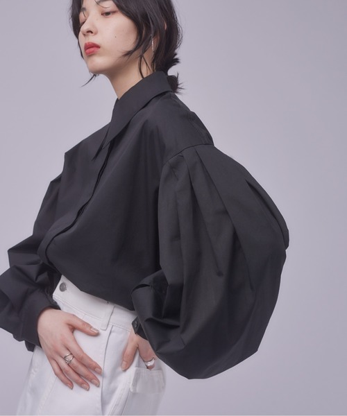 MAISON BREEZE（メゾンブリーズ）の「【MAISON BREEZE】ボリューム袖シャツブラウス 【雑誌掲載アイテム】（シャツ/ブラウス・レディース・サックスブルー/オフホワイト/ブラック/ベージュ・FREE）」の3枚目の写真