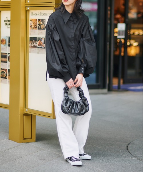 MAISON BREEZE（メゾンブリーズ）の「【MAISON BREEZE】ボリューム袖シャツブラウス 【雑誌掲載アイテム】（シャツ/ブラウス・レディース・サックスブルー/オフホワイト/ブラック/ベージュ・FREE）」の16枚目の写真