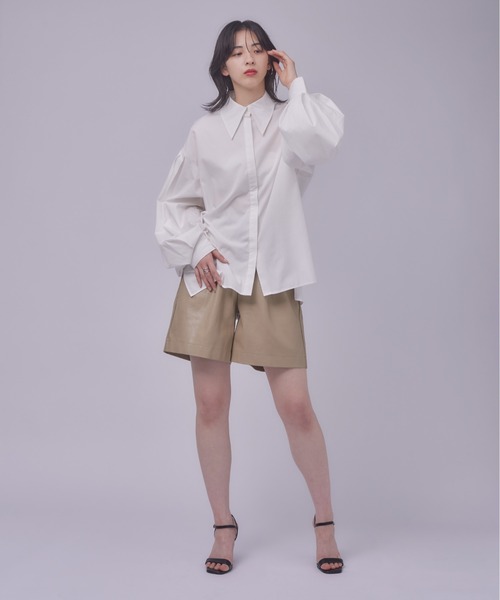 MAISON BREEZE（メゾンブリーズ）の「【MAISON BREEZE】ボリューム袖シャツブラウス 【雑誌掲載アイテム】（シャツ/ブラウス・レディース・サックスブルー/オフホワイト/ブラック/ベージュ・FREE）」の19枚目の写真