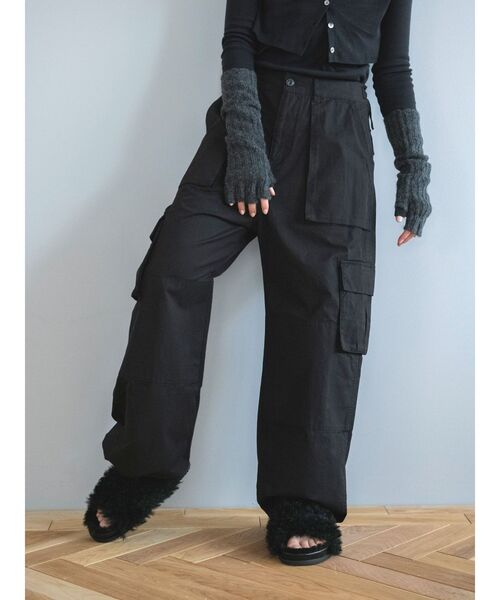 Ungrid（アングリッド）の「ミリタリーボリュームパンツ（カーゴパンツ・レディース・ブラック/カーキ/アイボリー・FREE）」の12枚目の写真