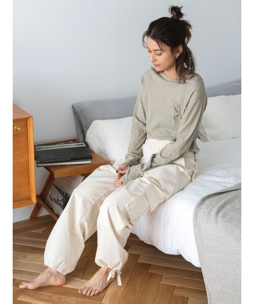 Ungrid（アングリッド）の「ミリタリーボリュームパンツ（カーゴパンツ・レディース・ブラック/カーキ/アイボリー・FREE）」の17枚目の写真