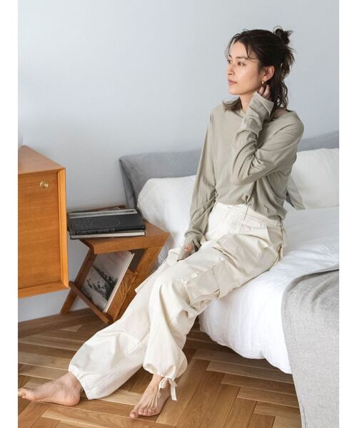 Ungrid（アングリッド）の「ミリタリーボリュームパンツ（カーゴパンツ・レディース・ブラック/カーキ/アイボリー・FREE）」の18枚目の写真