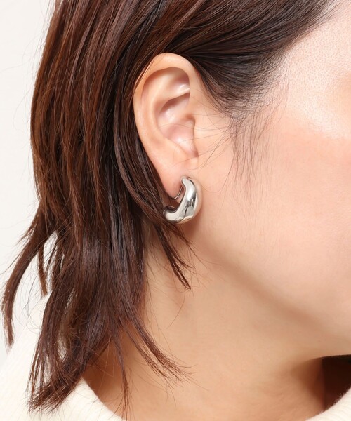 NOLLEY’S（ノーリーズ）の「ボリュームカーブイヤリング（シルバー）（イヤリング・レディース・シルバー・FREE）」の5枚目の写真