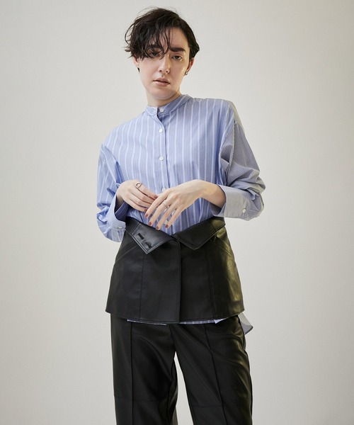 SALON adam et rope'（サロン アダム エ ロペ）の「フェイクレザービスチェ【セットアップ対応】（チューブトップ・レディース・ブラック/オフホワイト・FREE）」の7枚目の写真