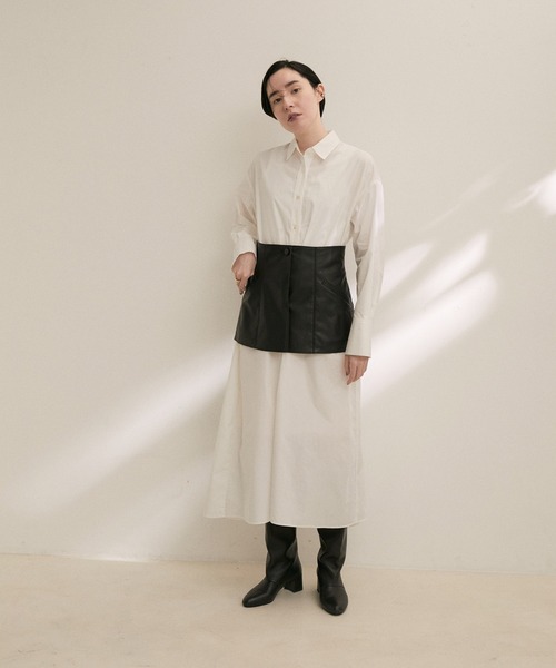 SALON adam et rope'（サロン アダム エ ロペ）の「フェイクレザービスチェ【セットアップ対応】（チューブトップ・レディース・ブラック/オフホワイト・FREE）」の10枚目の写真