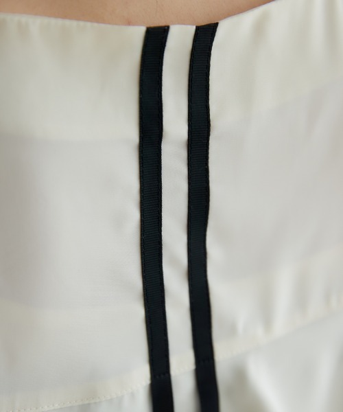 miclat（ミクラ）の「大きいサイズ　バックフリルブラウス　miclat（シャツ/ブラウス・レディース・カーキ/クリーム・L/LL/3L/4L/5L）」の14枚目の写真