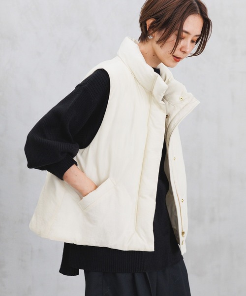 LEPSIM（レプシィム）の「エアサーマルスタンドベスト　908842（ベスト・レディース・グレイッシュベージュ/アイボリー/ブラック・FREE）」の4枚目の写真