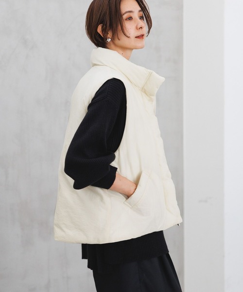 LEPSIM（レプシィム）の「エアサーマルスタンドベスト　908842（ベスト・レディース・グレイッシュベージュ/アイボリー/ブラック・FREE）」の5枚目の写真