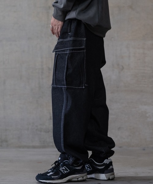 JOHN'S CLOSET（ジョンズクローゼット）の「【i】12ozデニム イージーワイドカーゴパンツ（デニムパンツ・メンズ・ブラック/ケミカルウォッシュ/インディゴブルー/ワンウォッシュ/スミクロ・MEDIUM/LARGE/X-LARGE）」の7枚目の写真