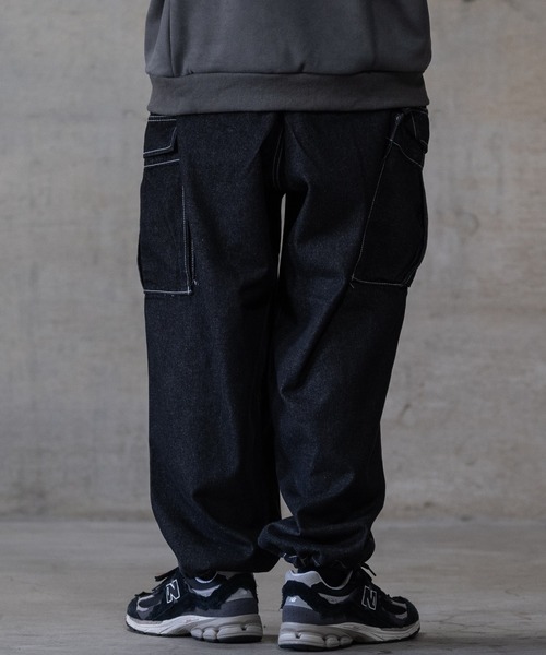 JOHN'S CLOSET（ジョンズクローゼット）の「【i】12ozデニム イージーワイドカーゴパンツ（デニムパンツ・メンズ・ブラック/ケミカルウォッシュ/インディゴブルー/ワンウォッシュ/スミクロ・MEDIUM/LARGE/X-LARGE）」の8枚目の写真