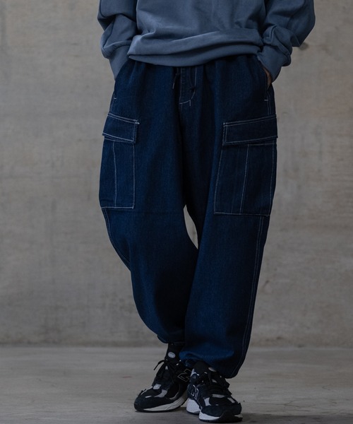 JOHN'S CLOSET（ジョンズクローゼット）の「【i】12ozデニム イージーワイドカーゴパンツ（デニムパンツ・メンズ・ブラック/ケミカルウォッシュ/インディゴブルー/ワンウォッシュ/スミクロ・MEDIUM/LARGE/X-LARGE）」の15枚目の写真