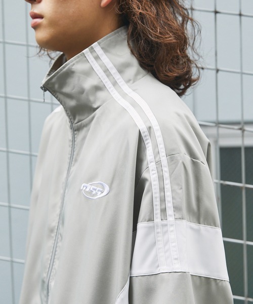 セール】テックエステルレーシングオーバートラックジャケット