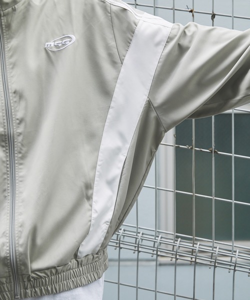 セール】テックエステルレーシングオーバートラックジャケット