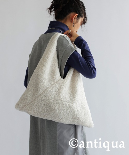 antiqua（アンティカ）の「ボア素材トートバッグ（トートバッグ・レディース・ホワイト/ブラック・FREE）」の2枚目の写真