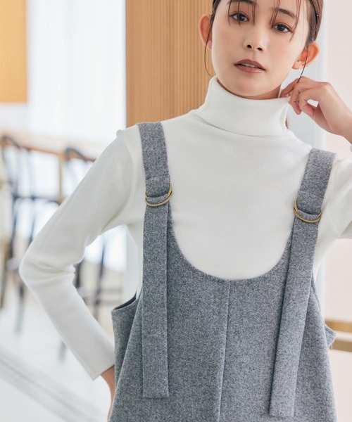 fifth(フィフス)の「ソフトタッチコンパクトタートルネックニット(ニット/セーター・レディース・スモークピンク/ホワイト/ブラック・M)」の4枚目の写真