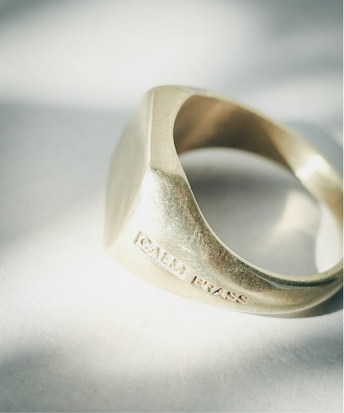 ARCHIVER(アーカイバ)の「【CM】【CALM(カーム)】BRASS Square Signet Ring(リング・レディース・ブラック/シルバー/ゴールド・9号/15号/13号/11号)」の4枚目の写真
