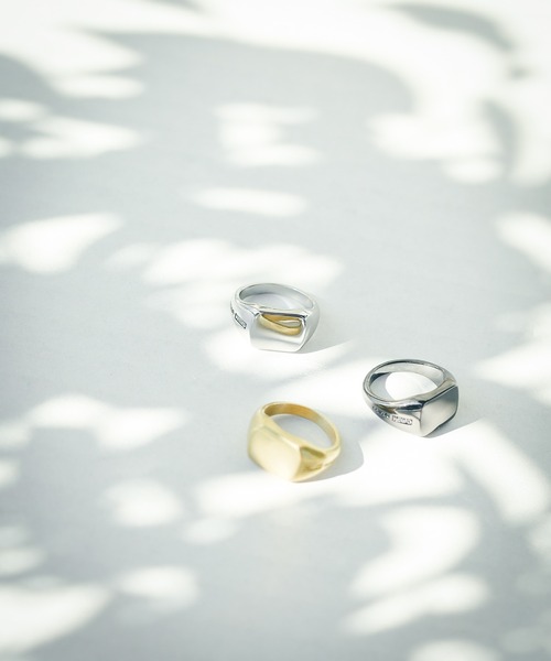 ARCHIVER(アーカイバ)の「【CM】【CALM(カーム)】BRASS Square Signet Ring(リング・レディース・ブラック/シルバー/ゴールド・9号/15号/13号/11号)」の5枚目の写真