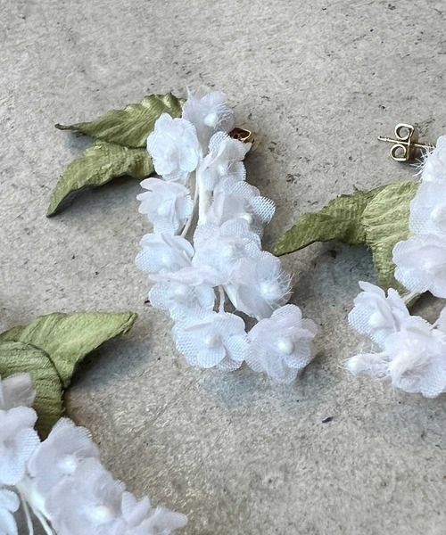 m.soeur（エムスール）の「ヤマゴボウとリーフのピアス（ピアス（両耳用）・レディース・グリーン・FREE）」の5枚目の写真