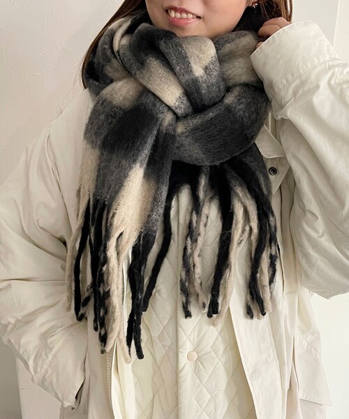 fredy emue（フレディエミュ）の「ギンガムふわふわストール（ストール