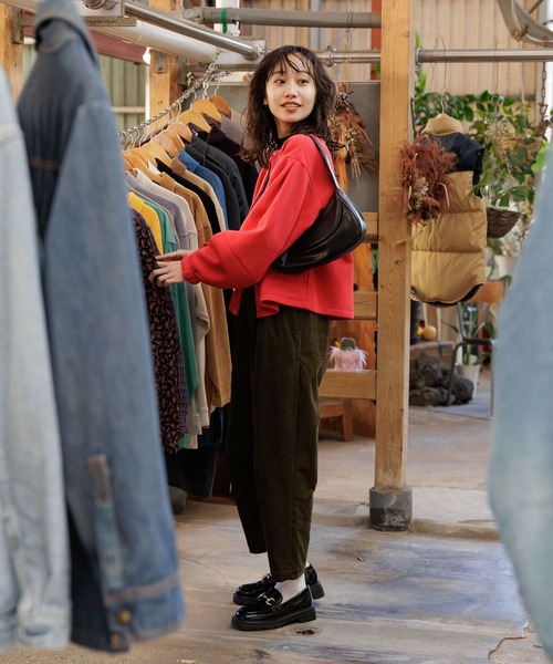 niko and...(ニコアンド)の「袖ボリュームボタン裏毛カーディガン(Tシャツ/カットソー・レディース・ブラック/レッド/オフホワイト・MEDIUM/LARGE)」の5枚目の写真