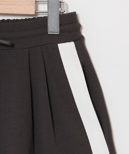 LOVETOXIC（ラブトキシック）の「【LTXC】【吸水速乾】ラインワイドパンツ（その他パンツ・キッズ・オフホワイト/グレー/ブラック・S/M/L）」の6枚目の写真