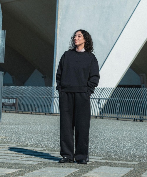 NUMERALS(ヌメラルズ)の「【Girls in NUMERALS】クルーネックスウェット(スウェット・レディース・ホワイト/ブラック/ブルー・60/75)」の14枚目の写真