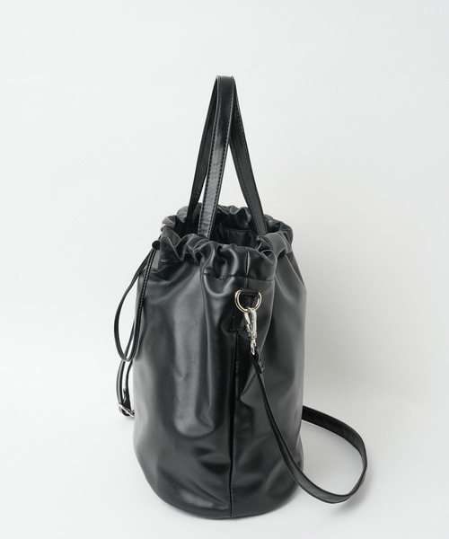 WEGO（ウィゴー）の「WEGO/レザータッチ2WAY巾着ショルダー（ショルダーバッグ・レディース・シルバー/ブラック・FREE）」の6枚目の写真