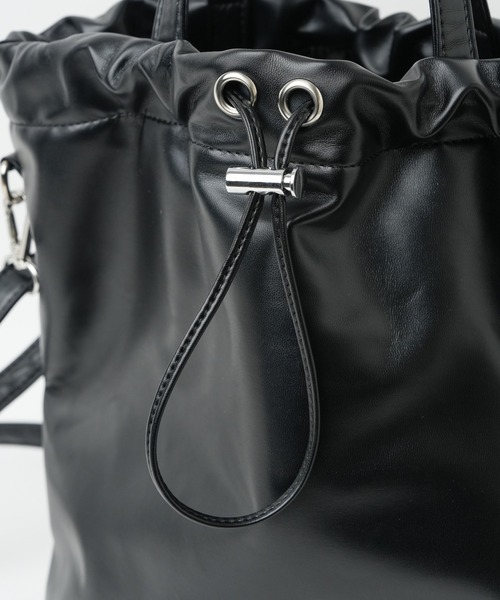 WEGO（ウィゴー）の「WEGO/レザータッチ2WAY巾着ショルダー（ショルダーバッグ・レディース・シルバー/ブラック・FREE）」の13枚目の写真