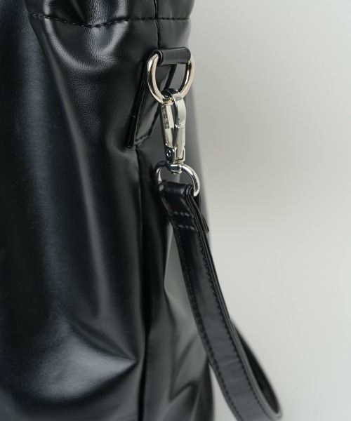 WEGO（ウィゴー）の「WEGO/レザータッチ2WAY巾着ショルダー（ショルダーバッグ・レディース・シルバー/ブラック・FREE）」の14枚目の写真