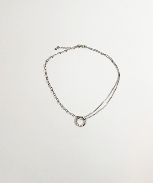 Kotoe(コトエ)の「ショートメタル アシンメトリーチョーカー ネックレス(チョーカー・レディース・シルバー・FREE)」の3枚目の写真