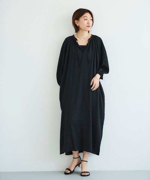 le.coeur blanc(ルクールブラン)の「レーヨン麻ギャザーワンピース(ワンピース・レディース・ブラック/ベージュ・38)」の5枚目の写真