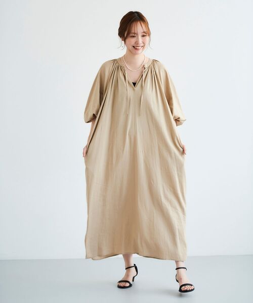 le.coeur blanc(ルクールブラン)の「レーヨン麻ギャザーワンピース(ワンピース・レディース・ブラック/ベージュ・38)」の16枚目の写真