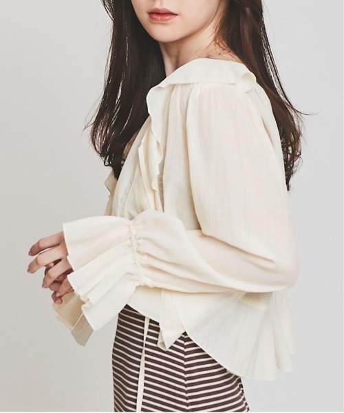 31 Sons de mode(トランテアン ソン ドゥ モード)の「フリルカーディガン(カーディガン/ボレロ・レディース・オフホワイト/ブラック/サックスブルー・36)」の22枚目の写真
