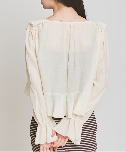 31 Sons de mode(トランテアン ソン ドゥ モード)の「フリルカーディガン(カーディガン/ボレロ・レディース・オフホワイト/ブラック/サックスブルー・36)」の21枚目の写真