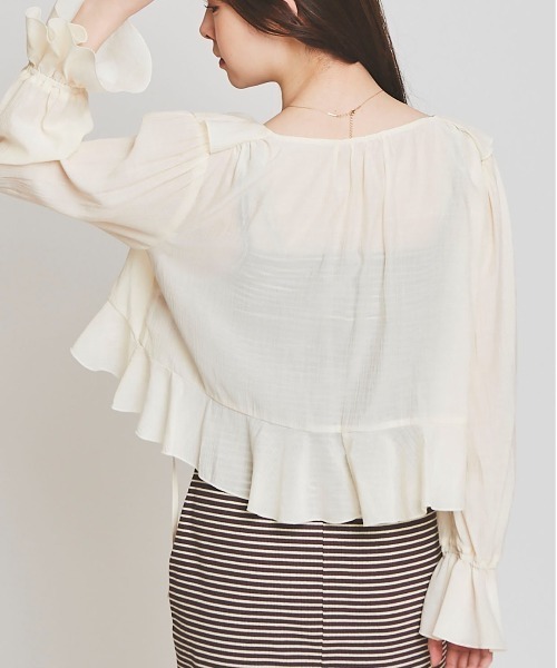 31 Sons de mode(トランテアン ソン ドゥ モード)の「フリルカーディガン(カーディガン/ボレロ・レディース・オフホワイト/ブラック/サックスブルー・36)」の20枚目の写真